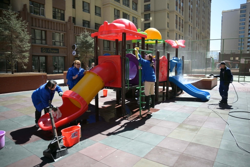 Нийслэлийн хэмжээнд 1830 хүүхдийн тоглоомын талбайг цэвэрлэж, засварлаж байна