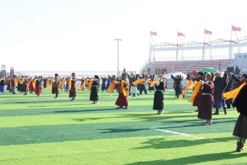“ТЭМЭЭН ДЭЭРЭЭС НАРАН ОЙРХОН” өвлийн их наадам Дундговь аймагт болж байна.