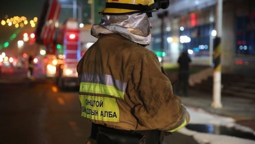 Гал түймрийн аюулаас бага насны хоёр хүүхдийн амийг авран хамгаалла