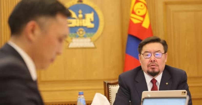 Ажлаа тасалж, Дубайд зугаалсан дарга нарыг чөлөөлөх шийдвэр гарлаа