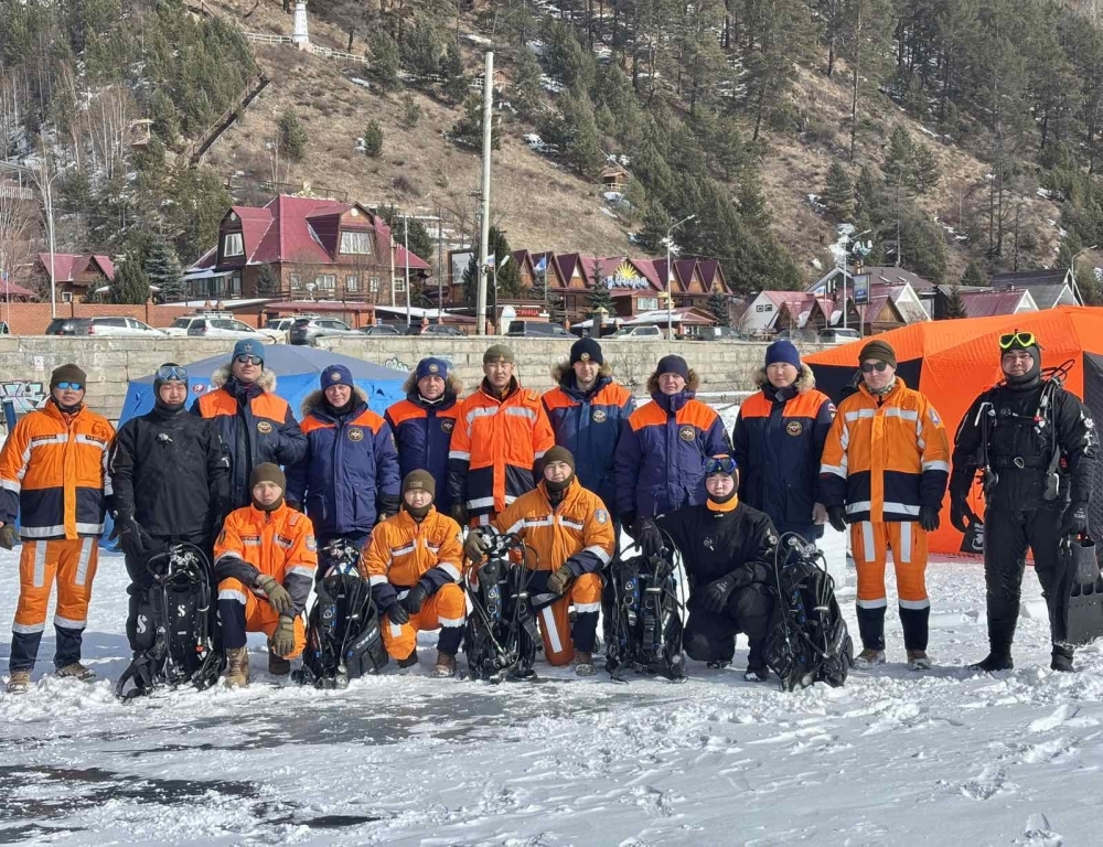 Хоёр орны аврагчид 20-27 метрийн гүнд шумбалт хийж, харилцан туршлага солилцлоо