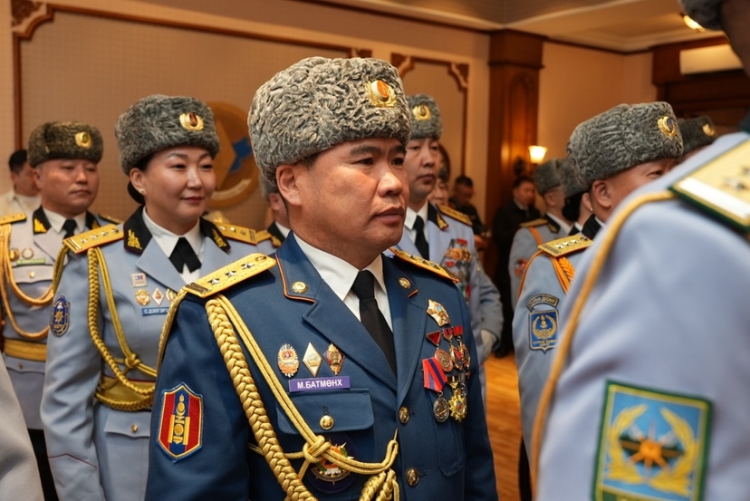 Онцгой байдлын байгууллагаас зургаан хурандаа цолтон төрлөө