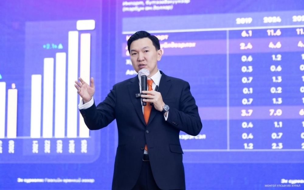 УИХ-ын дарга Н.Учрал тэргүүтэй гишүүд, сайд нар төвийн болон хойд бүсийн 2100 гаруй иргэнтэй уулзлаа