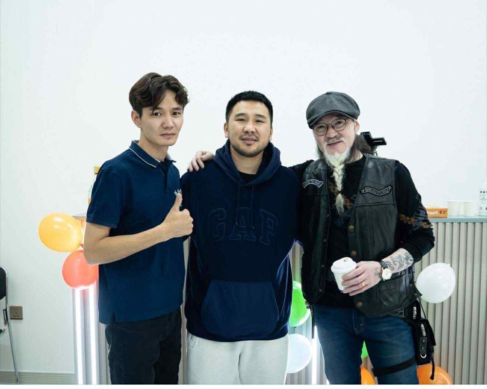 М.Дарьбазар: "Сайн яваа хүмүүсийг хараад би ямар их хөдөлмөрлөдөг юм вэ?"  гэж боддог