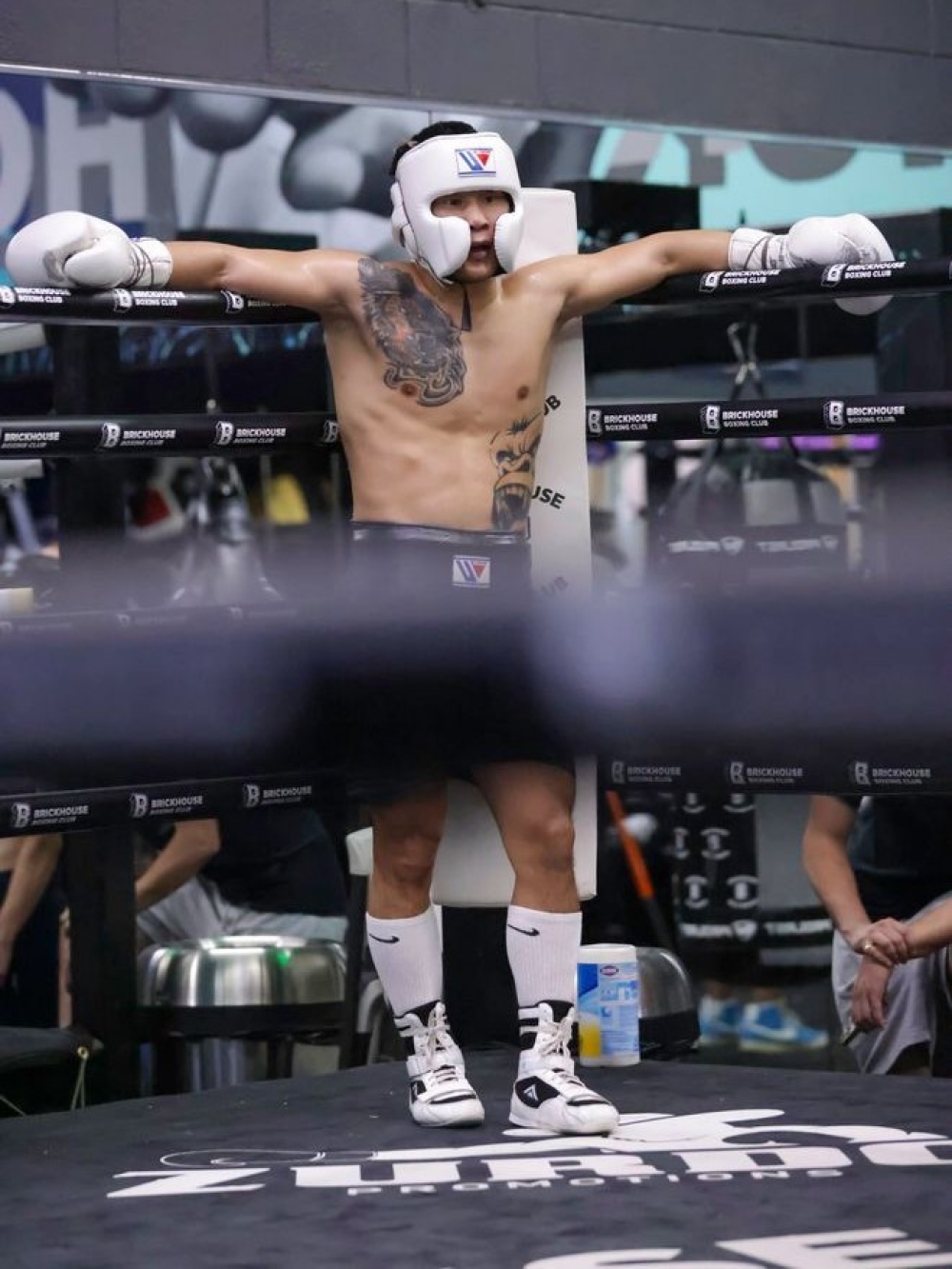 Э.Цэндбаатар Мексикийн боксчин Эдуардо Торрестой тулалдана