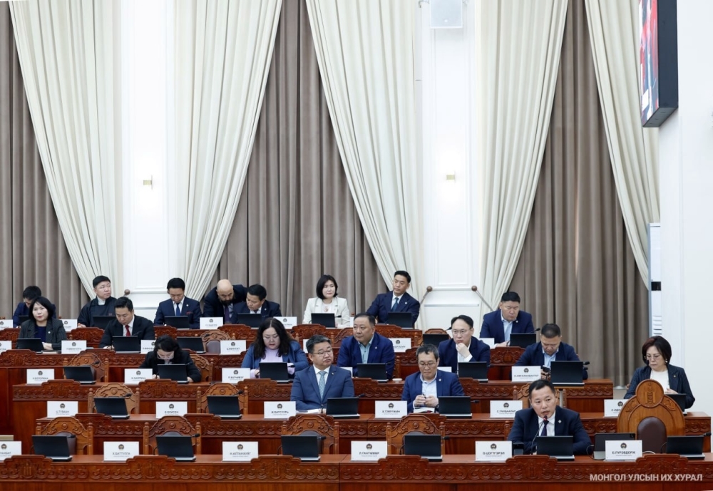 Чуулганы хуралдааныг  АН-ын бүлгийн гишүүд орхиж гарлаа