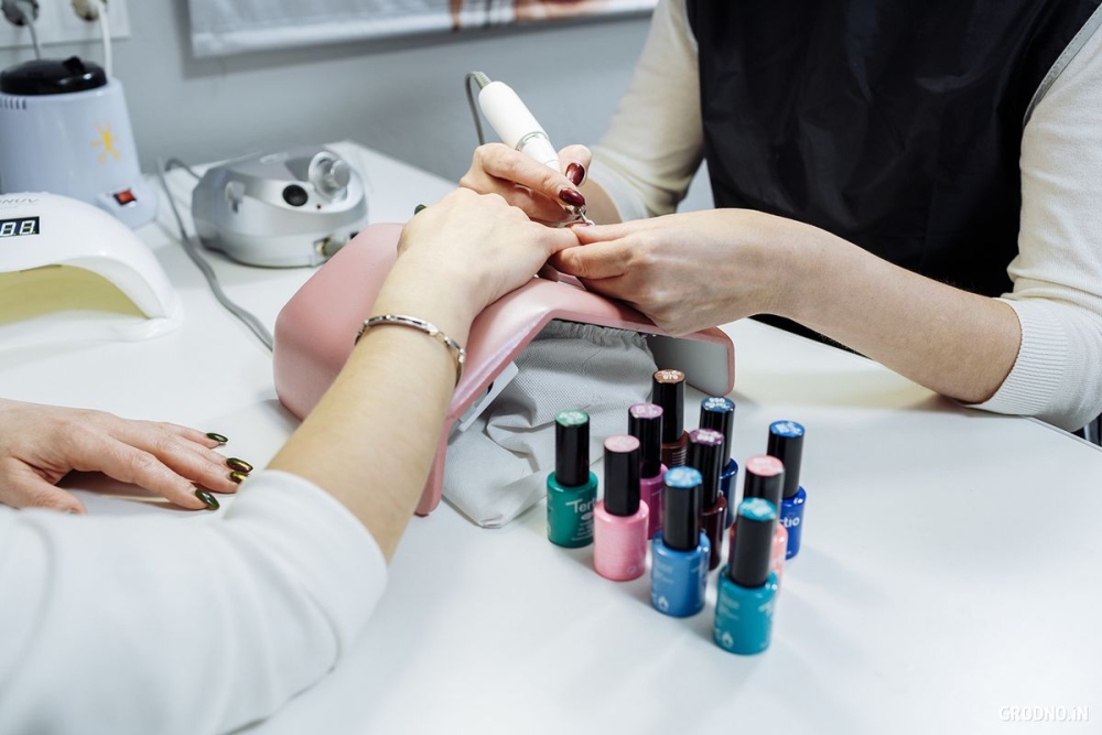 Европын холбоо гелен хумсны будгийг Есдүгээр сараас эхлэн хориглох шийдвэр гаргалаа