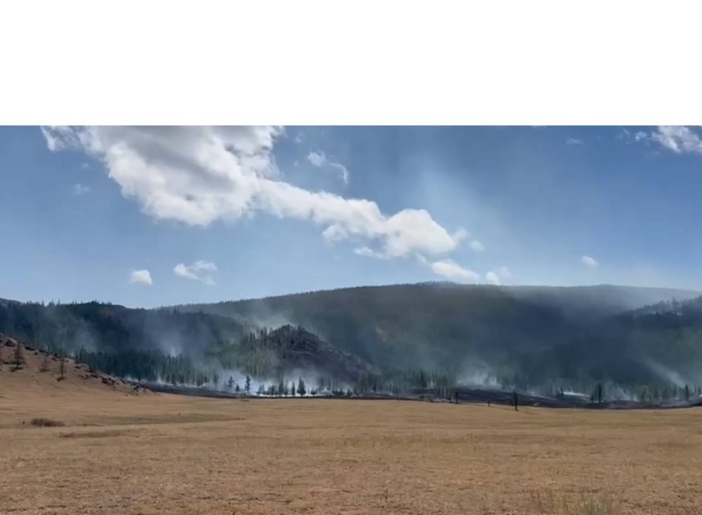 Завхан аймгийн Баянхайрхан сумын нутагт гарсан түймрийг унтраахаар 200 гаруй хүний бүрэлдэхүүнтэй баг гурав дахь өдрөө ажиллаж байна