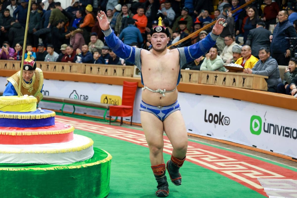 Бүгд Найрамдах Улс тунхагласны ойд зориулсан барилдаанд улсын заан С.Сүхбат түрүүллээ